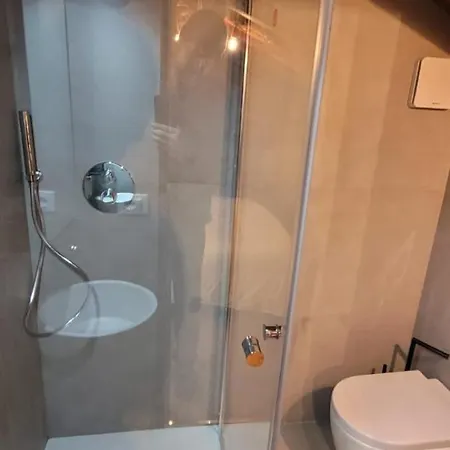 بيت للعطل In Near Lifts & Centre 2br 2ba *