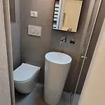 Feriehus In Near Lifts & Centre 2br 2ba *