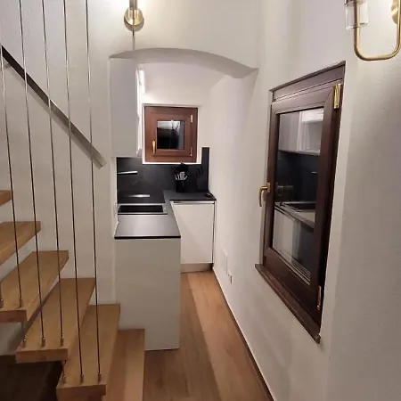 Splendida Nel Accanto Funivia