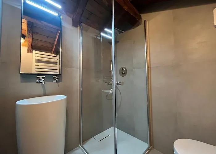 In Near Lifts & Centre 2br 2ba Courmayeur