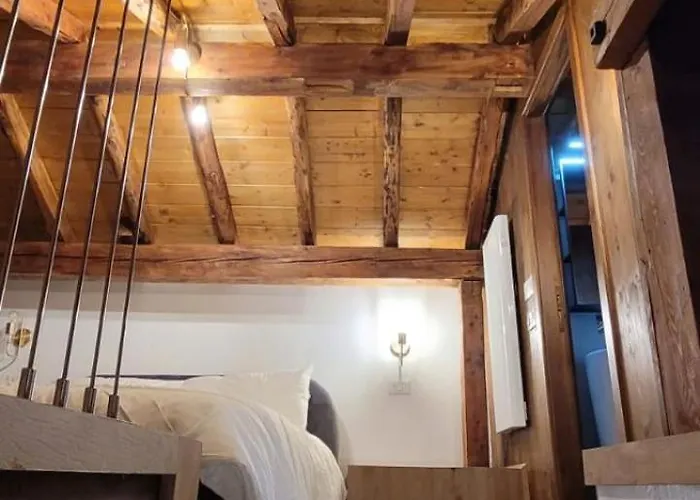 בית נופש In Near Lifts & Centre 2br 2ba קורמאיור